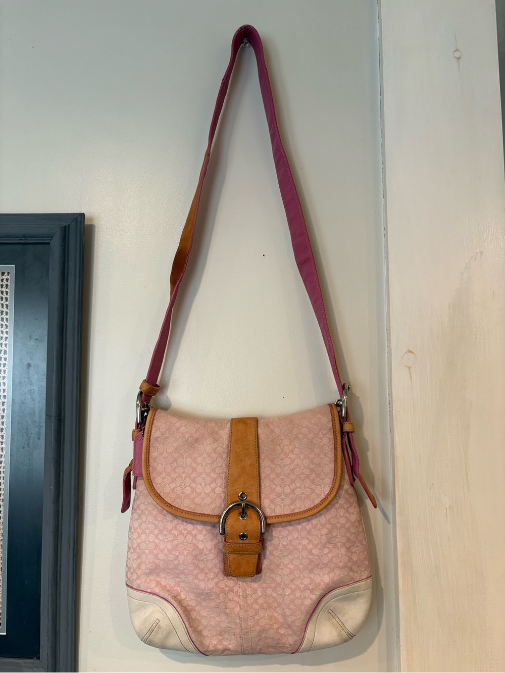 Y2K Coach Soho 6376 Signature C Shoulder Bag Vintage purse Pink Jaquard Leather